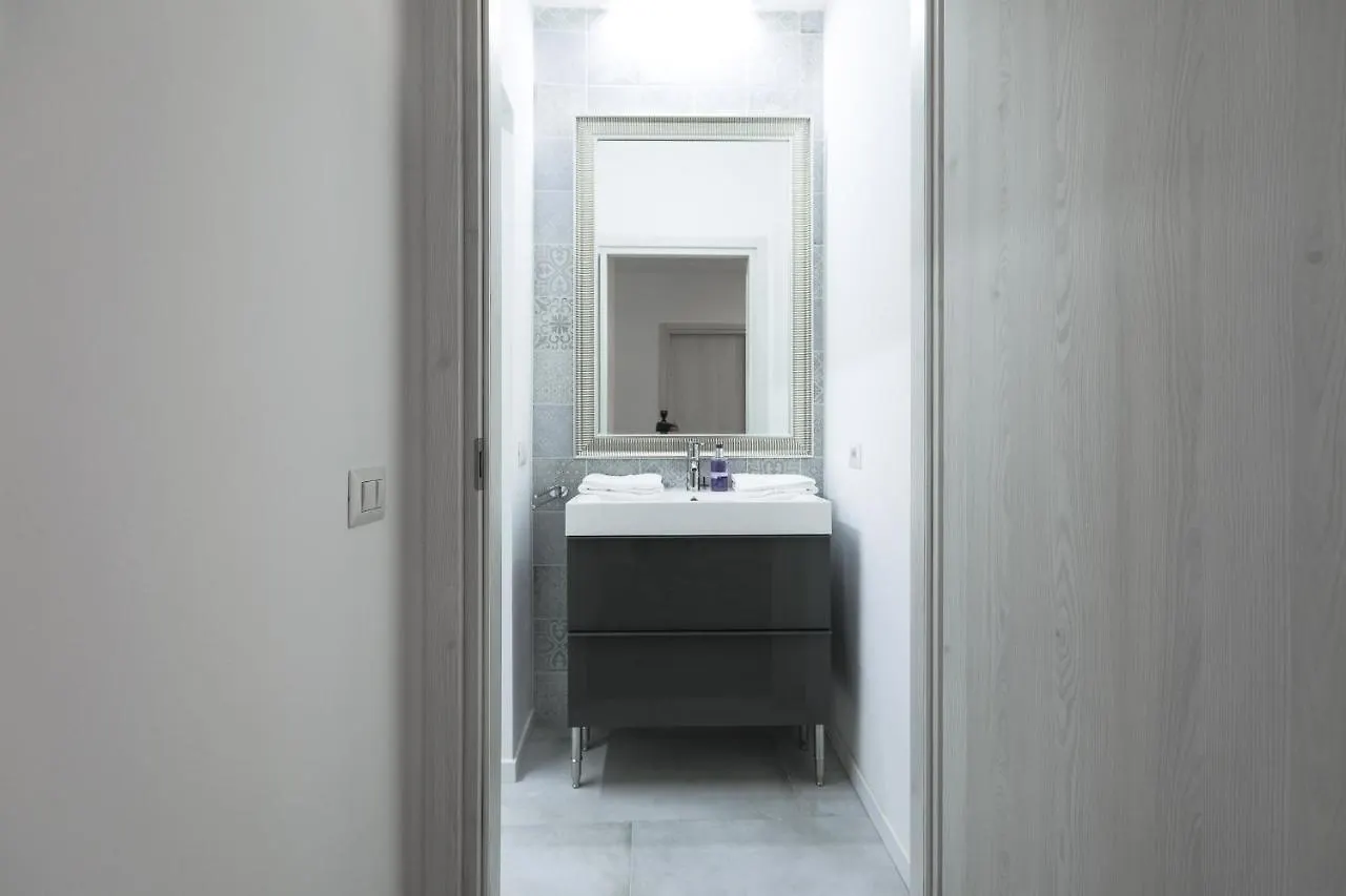 Blue Sapphire Como Cozy Flat In Center Of City Apartment